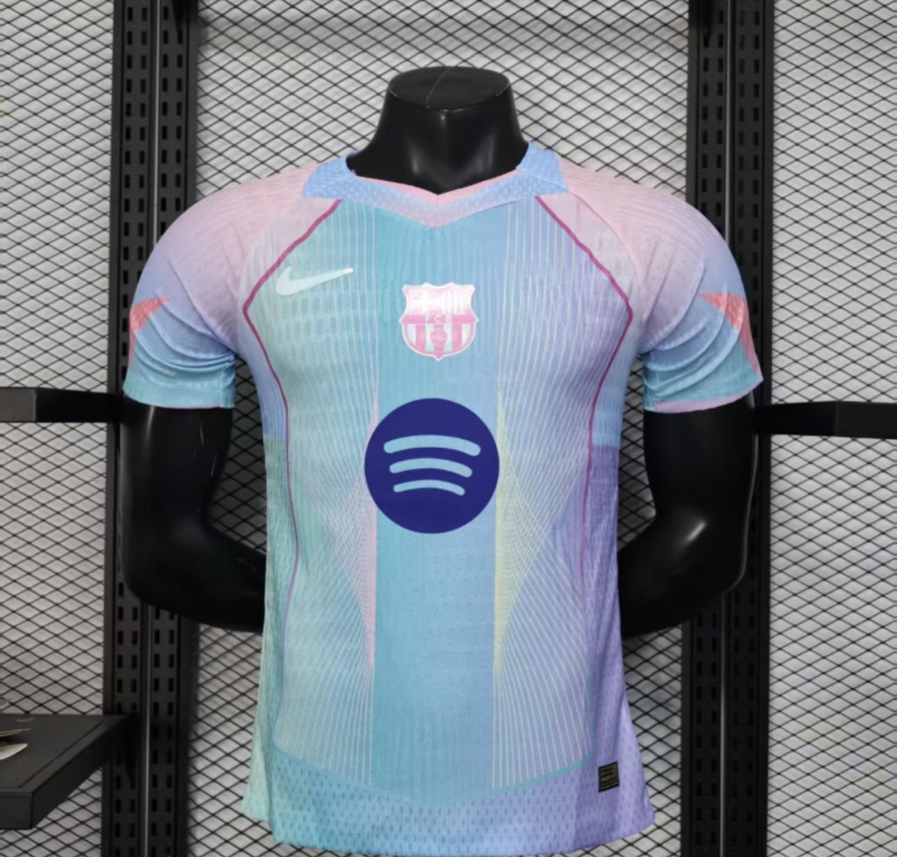 Tricou Limited Edition 17