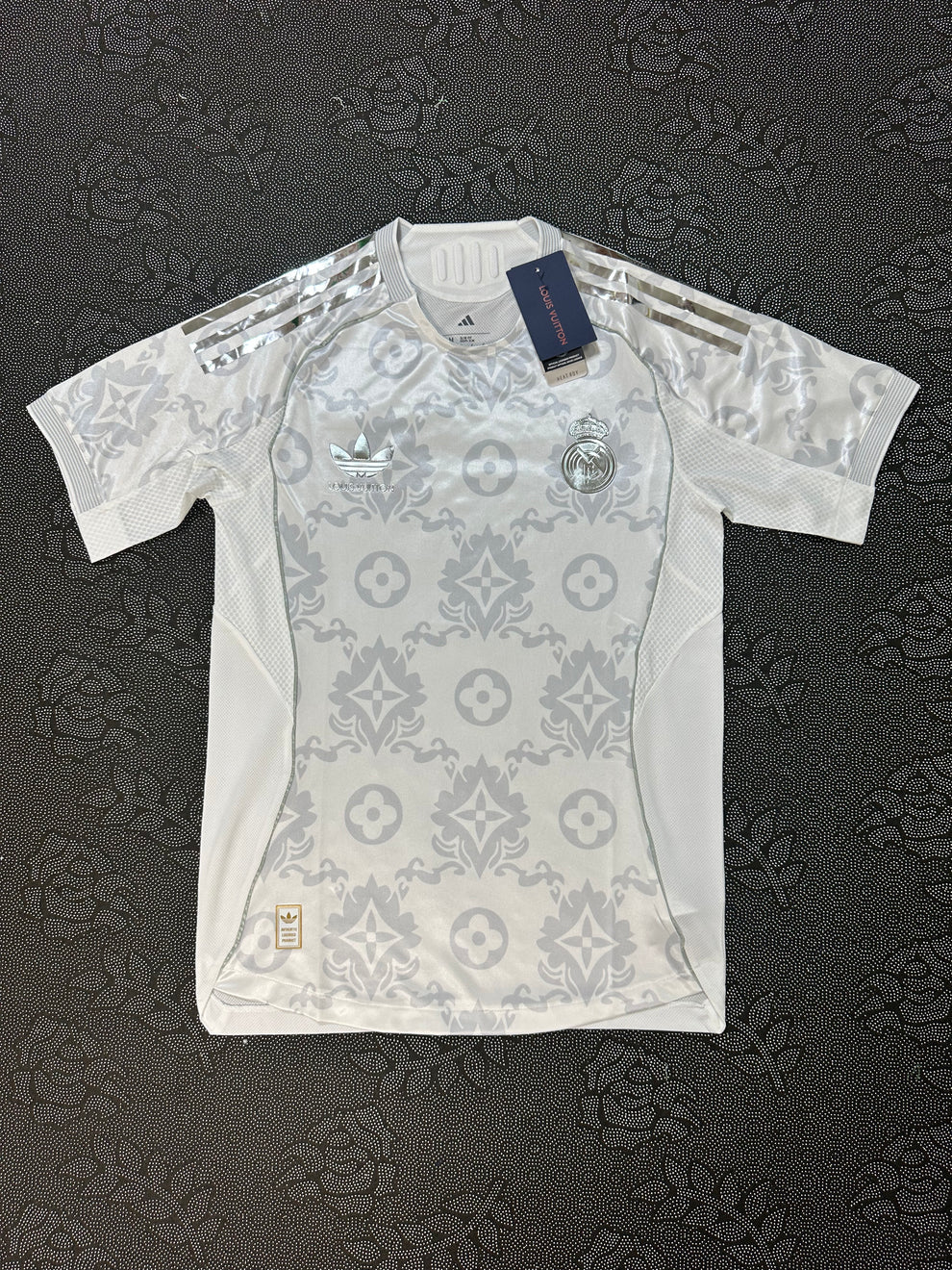 Tricou Limited Edition 18